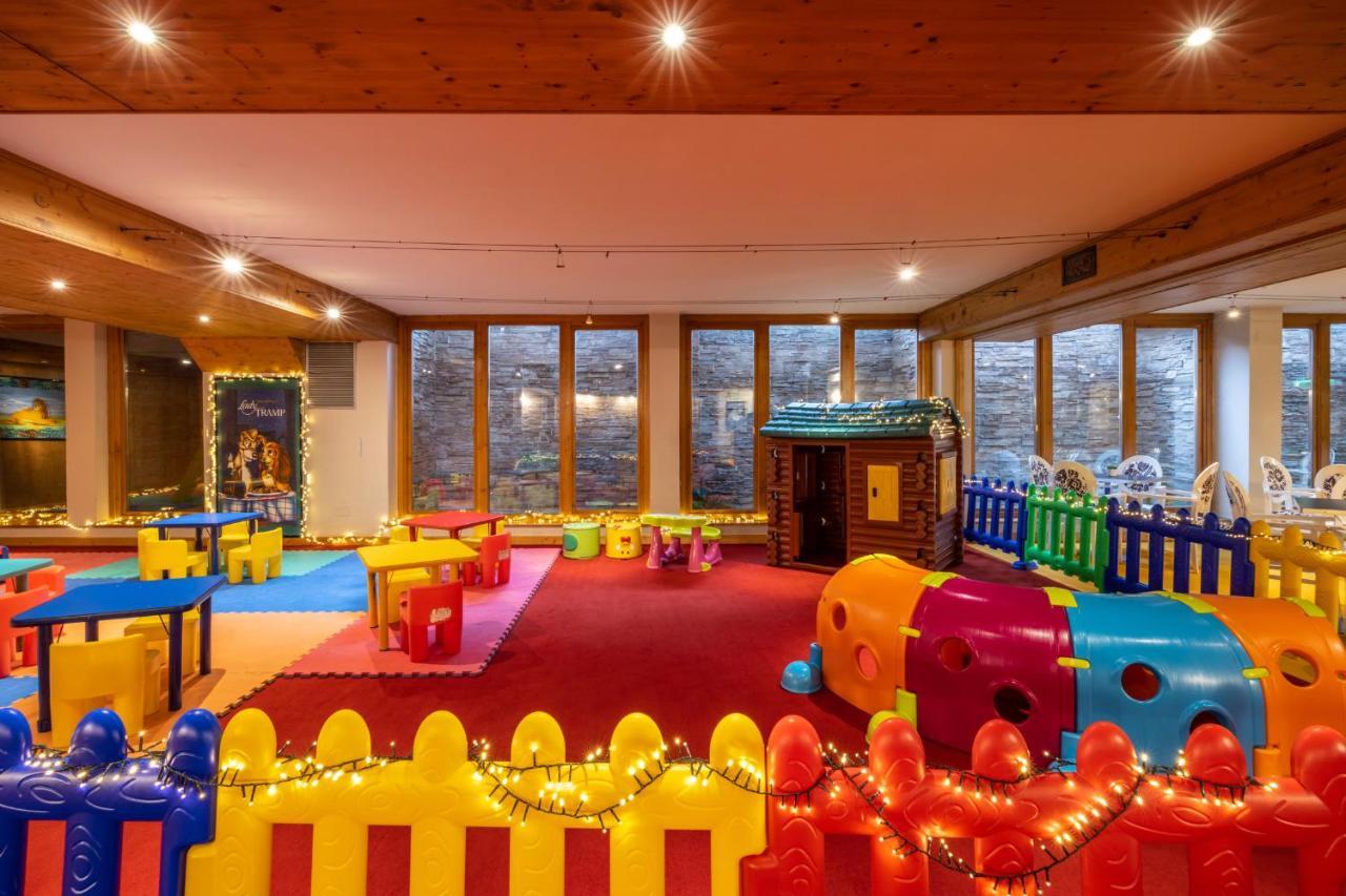 Hotel Piandineve Пасо дел Тонале Екстериор снимка