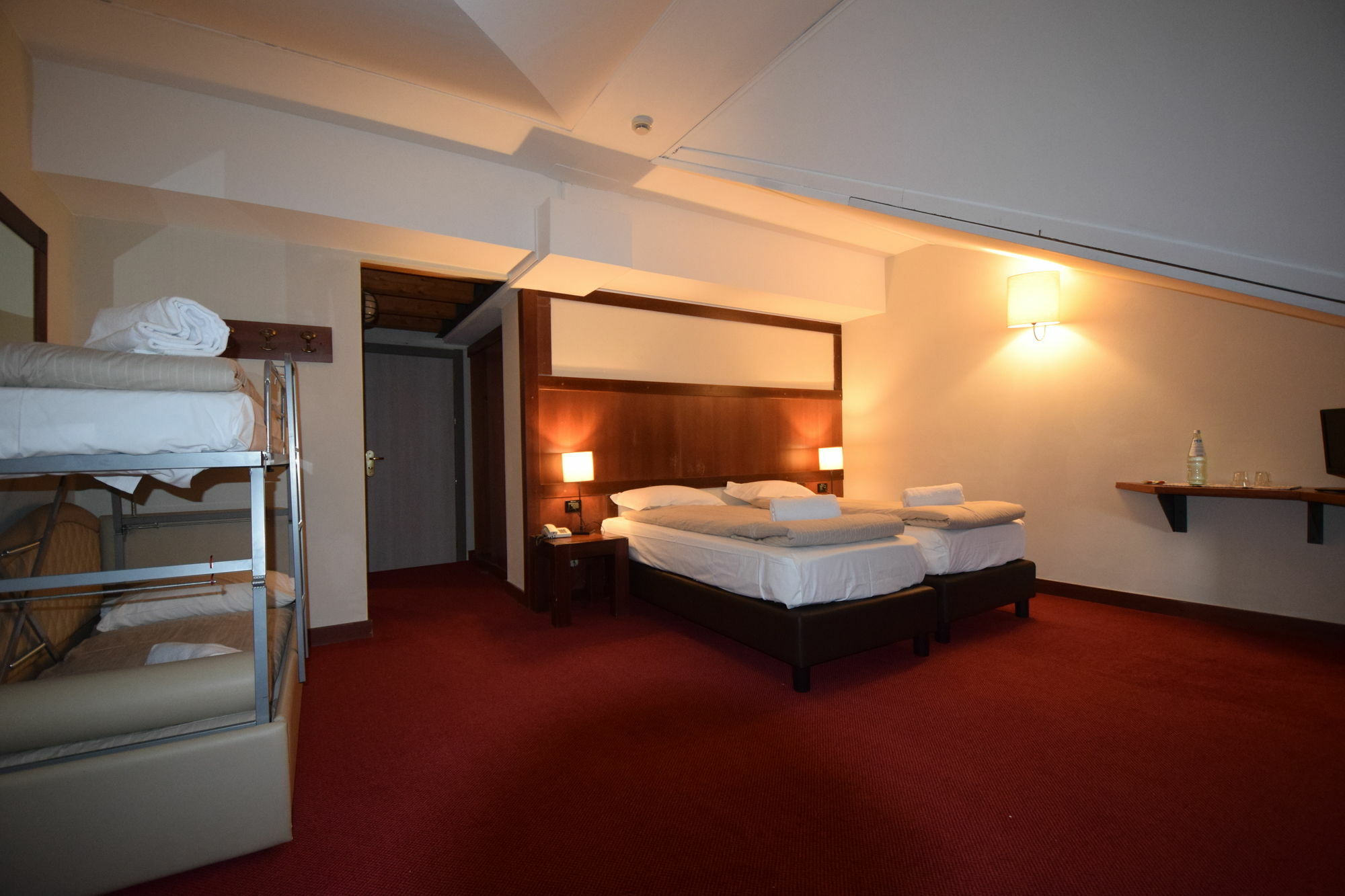 Hotel Piandineve Пасо дел Тонале Екстериор снимка