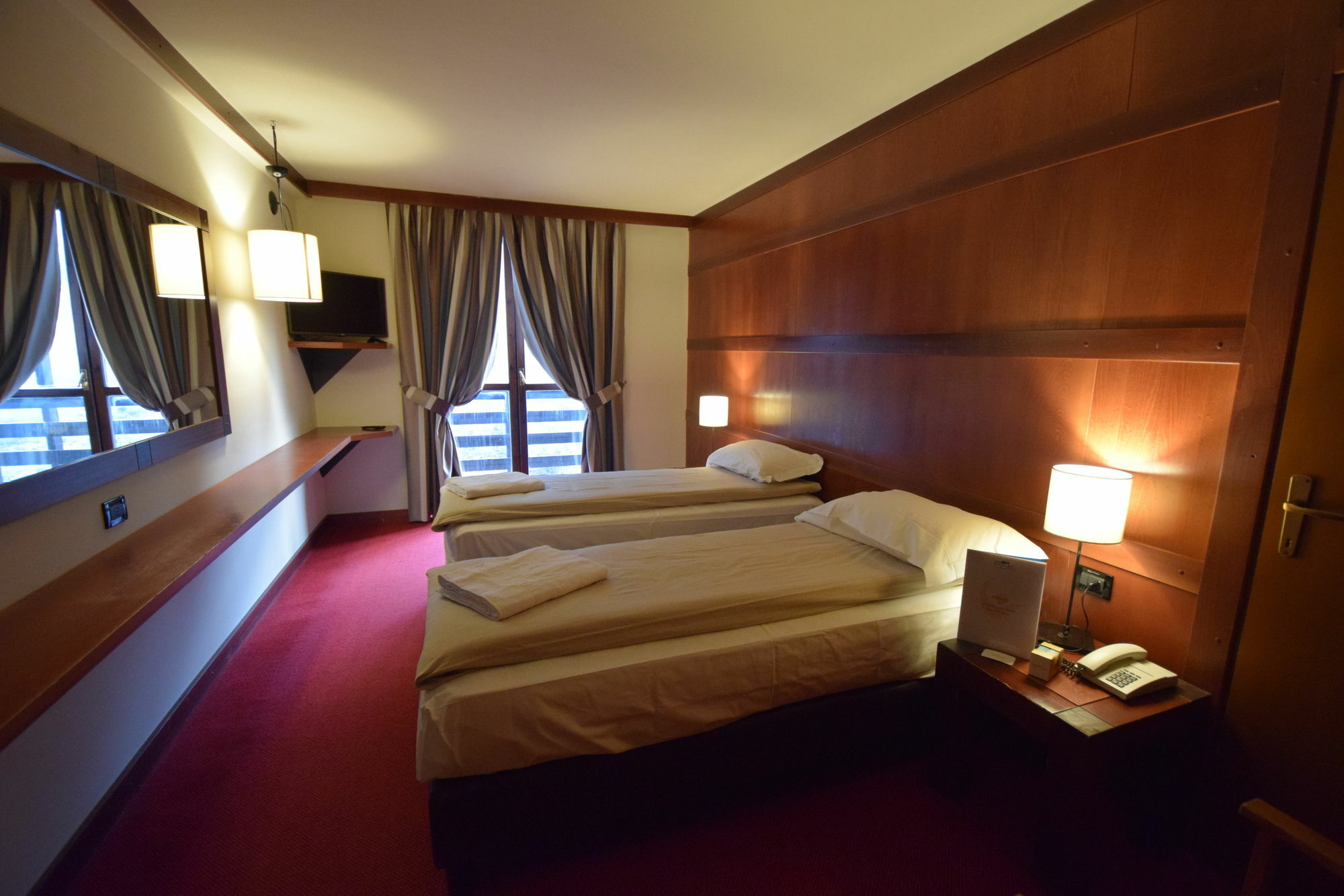 Hotel Piandineve Пасо дел Тонале Екстериор снимка