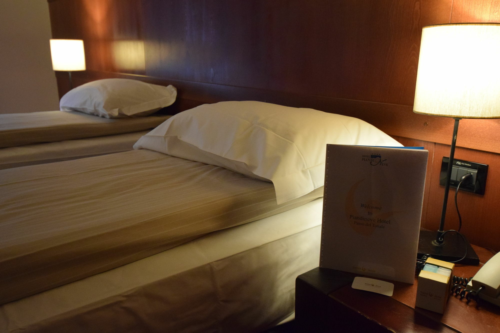 Hotel Piandineve Пасо дел Тонале Екстериор снимка